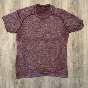 Men’s Lululemon shirt in size medium